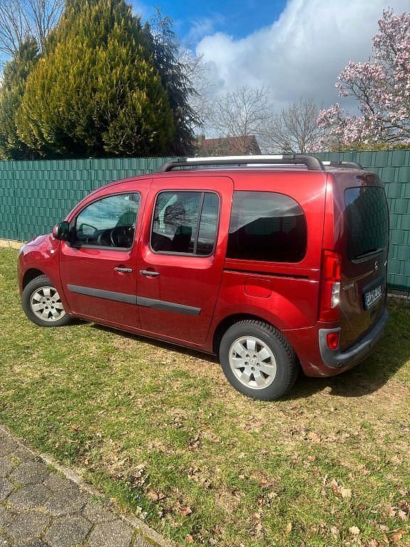 Gebraucht Mercedes Citan 111 110 PS (80 kW) 2015 Rot Van / Kleinbus