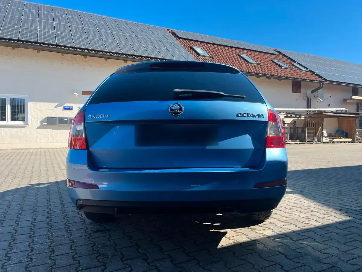Gebraucht Skoda Octavia 150 PS (110 kW) 2016 Blau Kombi