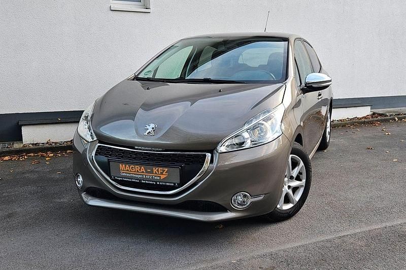 Grau Gebraucht 2013 Peugeot 208 Style Kleinwagen | 4.200 € (Fairer Preis) - Bild 1/4
