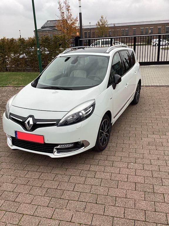 Weiß Gebraucht 2015 Renault Grand Scénic III Bose Edition Van / Kleinbus | 4.900 € (Fairer Preis) - Bild 1/4