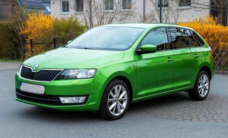 Grün Gebraucht 2014 Skoda Rapid Kombi | 8.999 € (Etwas zu teuer) - Bild 1/4