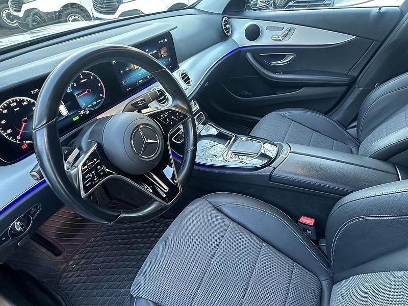 Gebraucht Mercedes E220 194 PS (142 kW) 2022 Silber Limousine