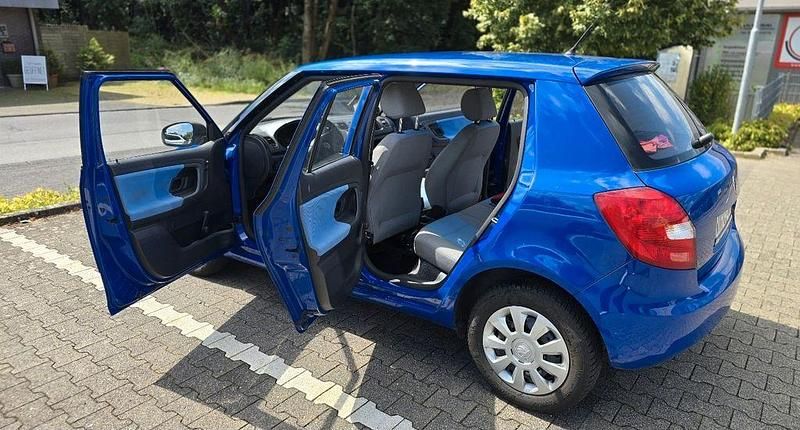 Gebraucht Skoda Fabia Classic 60 PS (44 kW) 2009 Blau Limousine