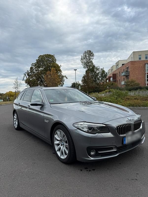 Grau Gebraucht 2016 BMW 530 Kombi | 11.999 € (Superpreis) - Bild 1/4