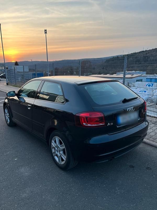 Gebraucht Audi A3 Attraction 105 PS (77 kW) 2011 Schwarz Kleinwagen