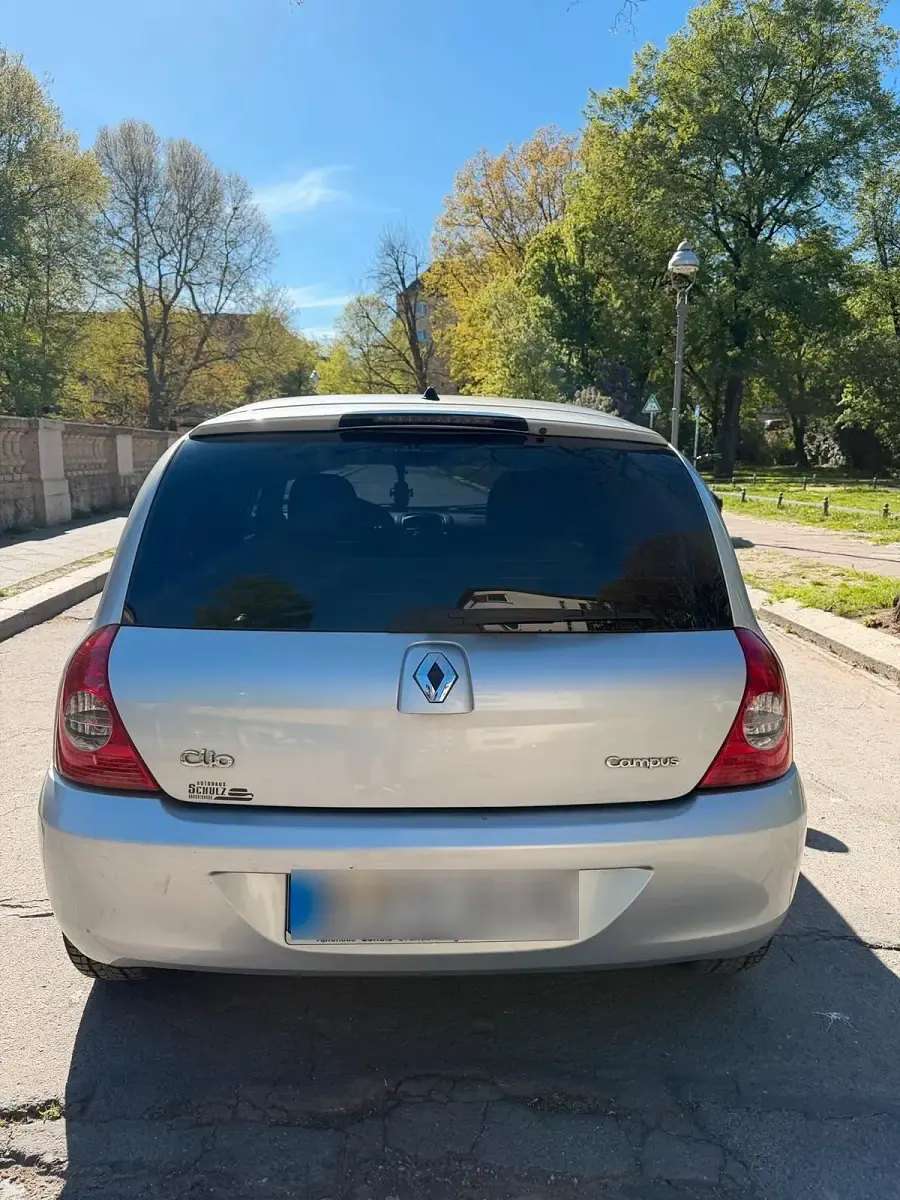 Gebraucht Renault Clio 75 PS (55 kW) 2010 Silber Kleinwagen