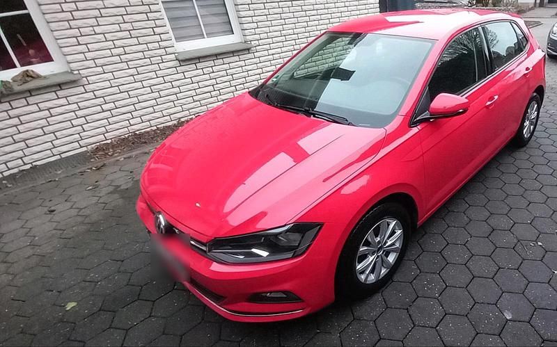 Gebraucht VW Polo Comfortline 95 PS (69 kW) 2019 Rot Kleinwagen
