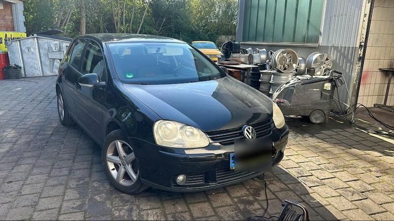 Schwarz Gebraucht 2006 VW Golf V Kleinwagen | 3.600 € - Bild 1/4