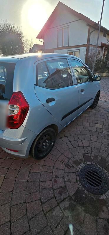 Gebraucht Hyundai i10 Edition 70 PS (51 kW) 2012 Andere farben Kleinwagen