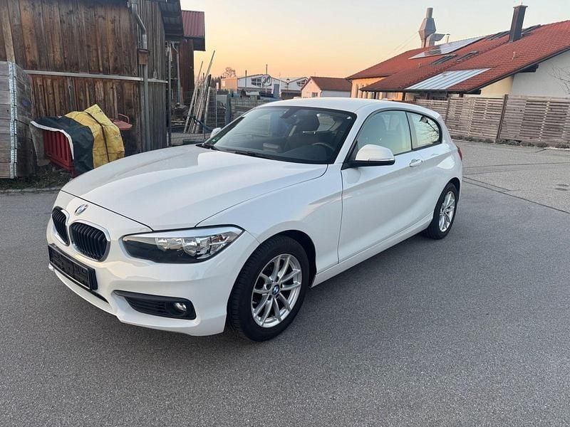 Gebraucht BMW 116 Advantage 109 PS (80 kW) 2018 Weiß Kleinwagen