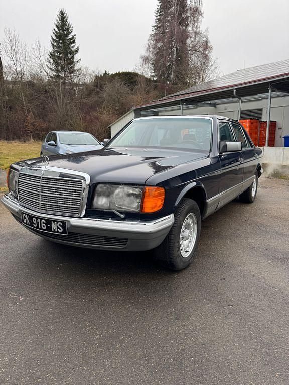Blau Gebraucht 1983 Mercedes 500 Limousine | 19.900 € - Bild 1/4