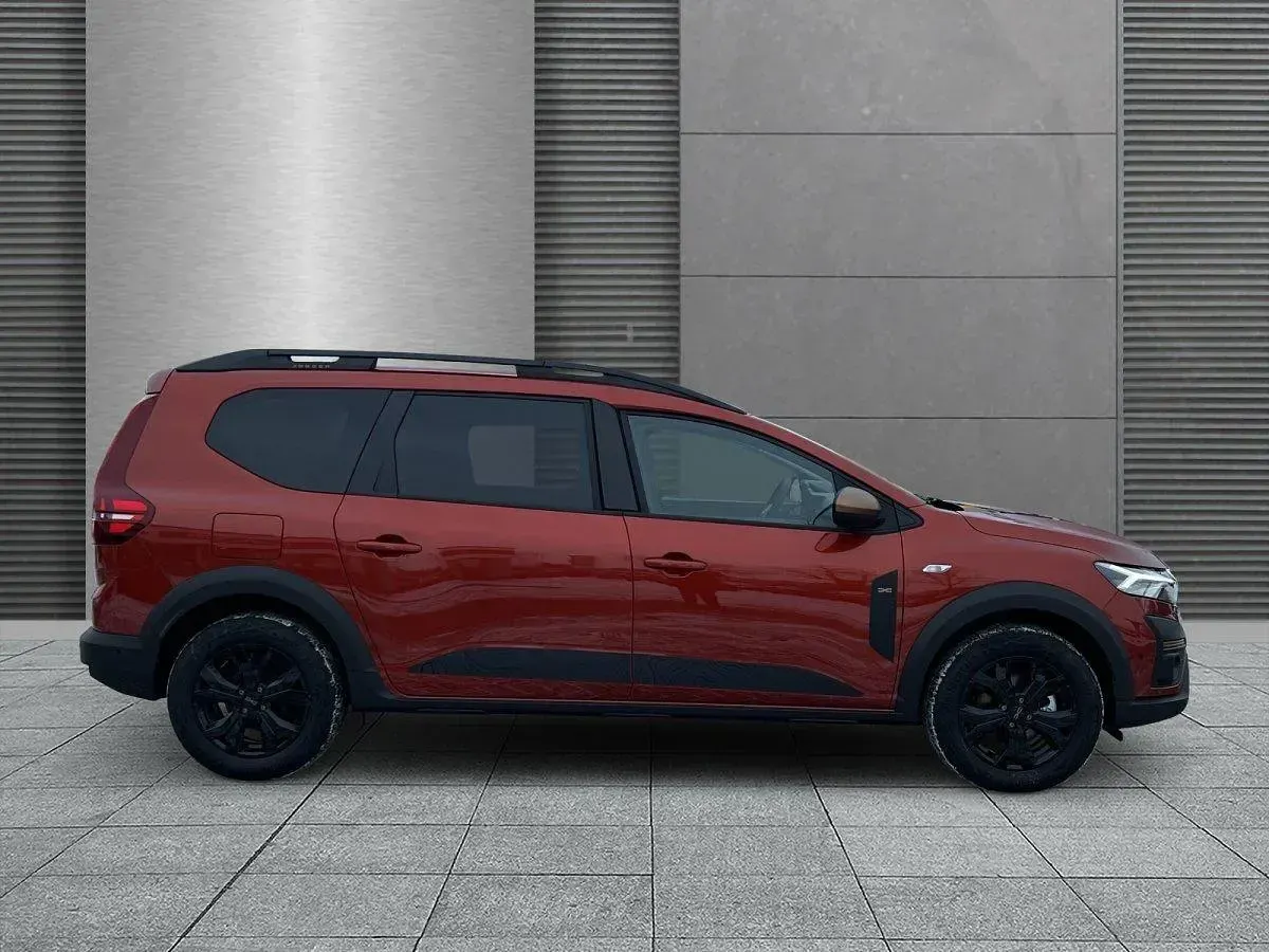 Neu Dacia Jogger Extreme 141 PS (103 kW) 2025 Terracottabraun Van / Kleinbus