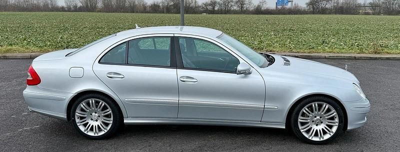 Gebraucht Mercedes E320 Avantgarde 224 PS (164 kW) 2008 Silber Limousine