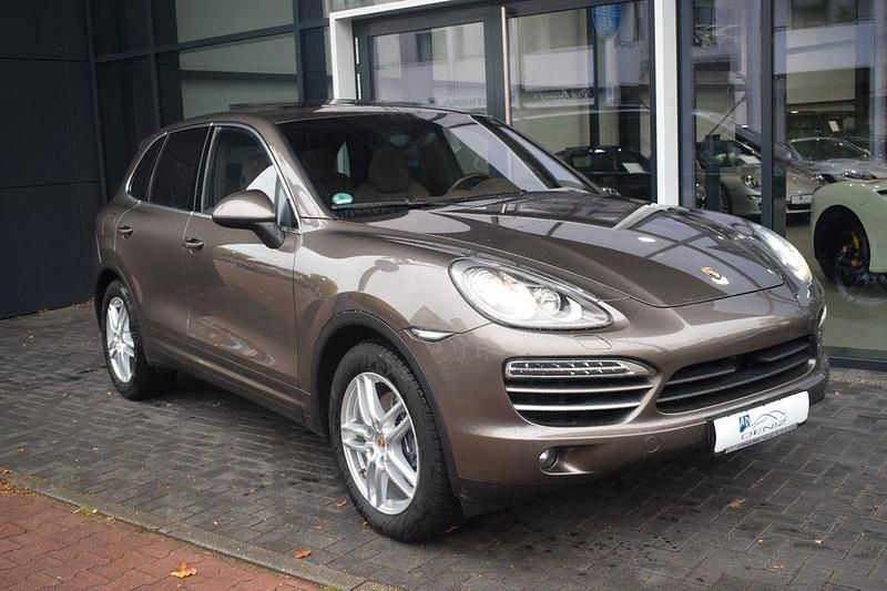 Braun Gebraucht 2013 Porsche Cayenne SUV | 15.899 € (Superpreis) - Bild 1/3