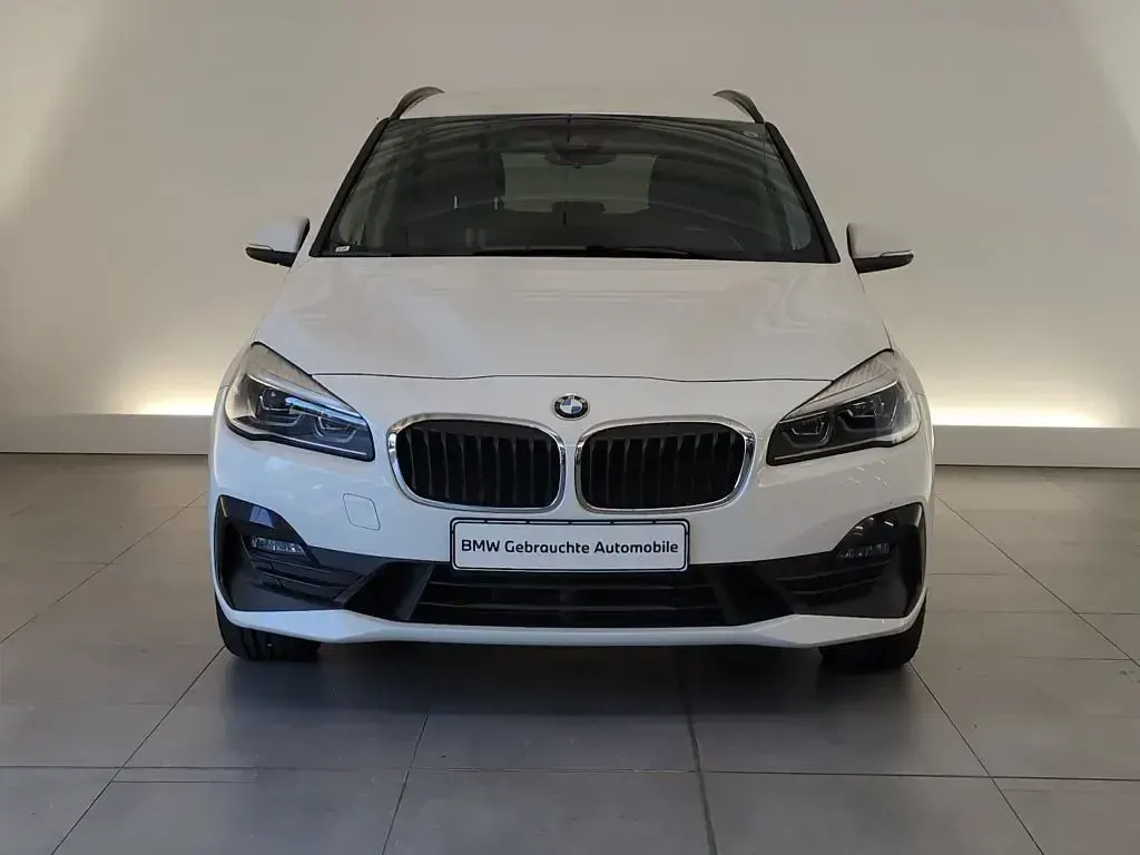 Gebraucht BMW 220 Gran Tourer Performance 190 PS (139 kW) 2022 Weiß Van / Kleinbus