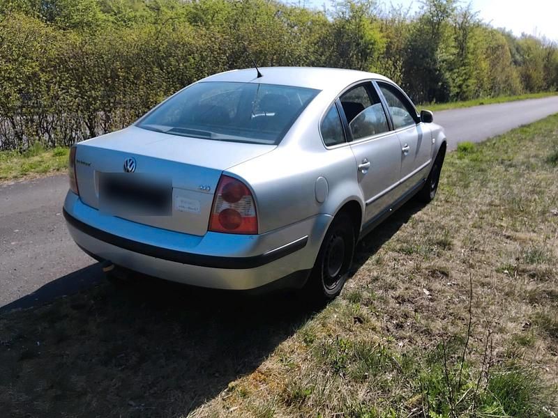 Occasion VW Passat Trendline 130 ch (95 kW) 2002 Argent Berline