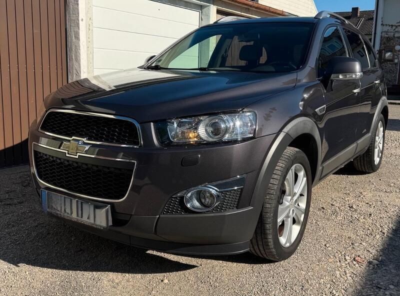 Schwarz Gebraucht 2012 Chevrolet Captiva LTZ SUV | 6.500 € (Fairer Preis) - Bild 1/4