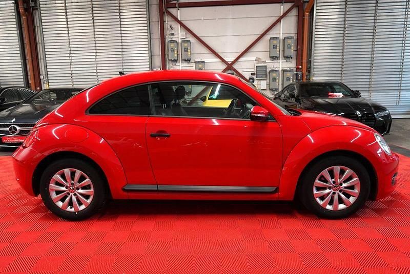 Second-hand VW Beetle 105 CP (77 kW) 2014 Roșu Hatchback