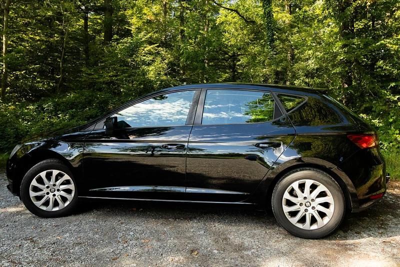 Schwarz Gebraucht 2016 Seat Leon Limousine | 8.500 € (Fairer Preis) - Bild 1/4