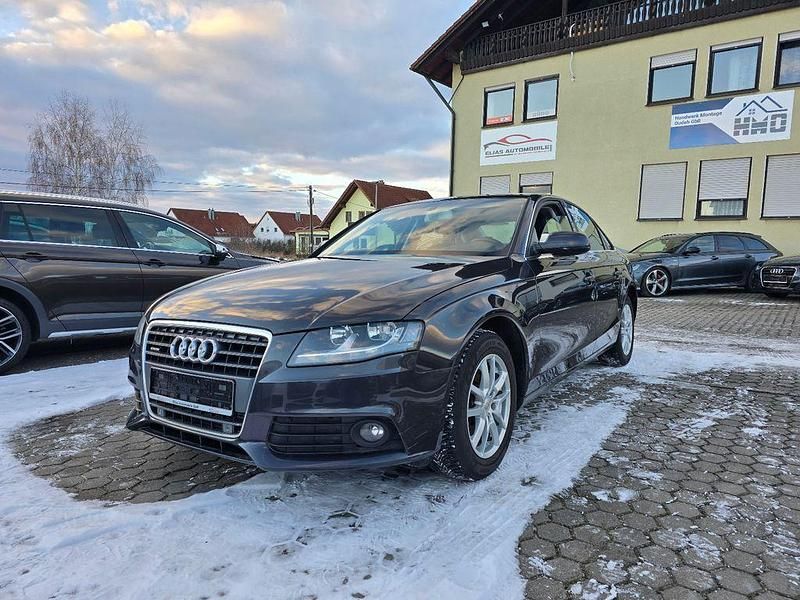 Grau Gebraucht 2011 Audi A4 Ambiente Limousine | 6.490 € (Fairer Preis) - Bild 1/4