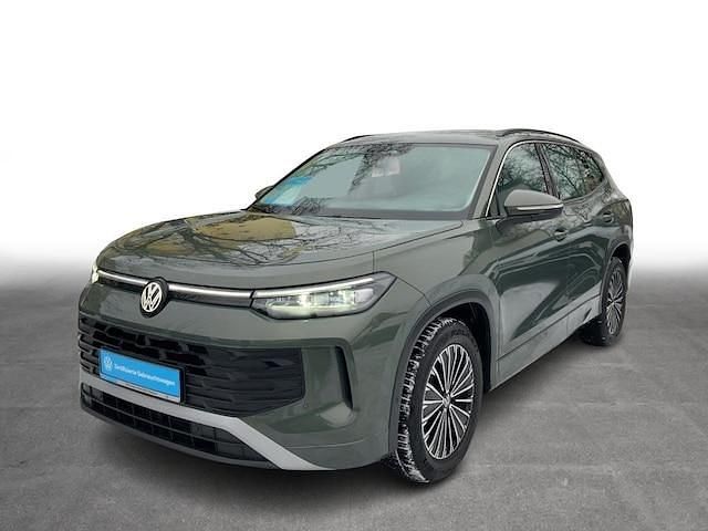 Gebraucht VW Tayron Life 150 PS (110 kW) 2025 Cipressinogrün metallic/cipre SUV
