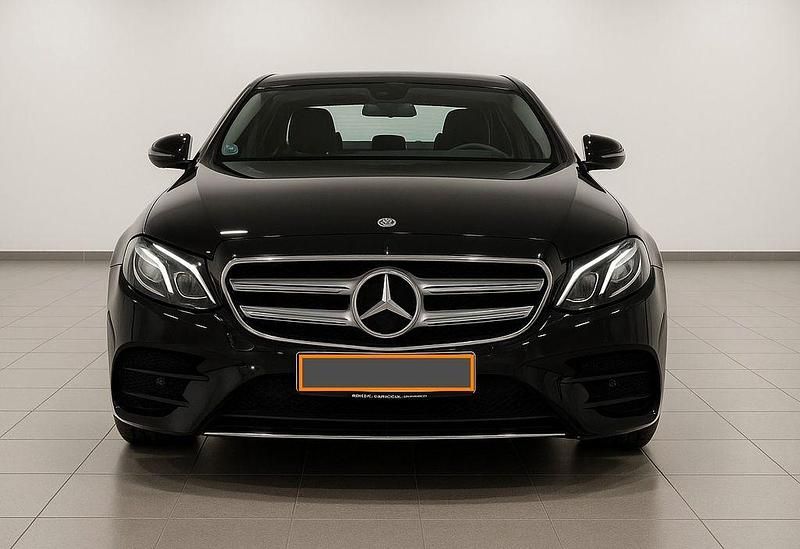 Schwarz Gebraucht 2016 Mercedes E400 Avantgarde Limousine | 28.550 € (Fairer Preis) - Bild 1/4