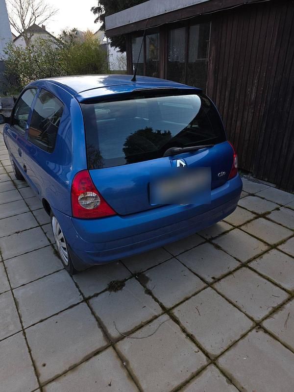 Gebraucht Renault Clio II 60 PS (44 kW) 2005 Blau Kleinwagen