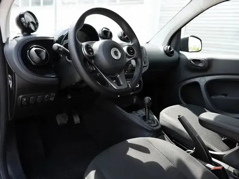Gebraucht Smart ForTwo Electric Drive 60 kW (82 PS) 2022 Schwarz Kleinwagen