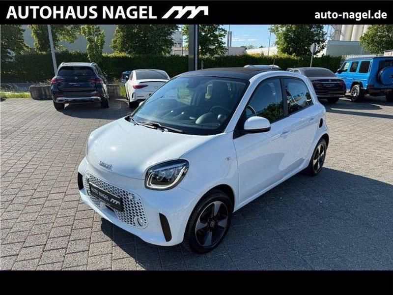 Karosserie in white Gebraucht 2020 Smart ForFour Electric Drive Limousine | 9.799 € (Fairer Preis) - Bild 1/4