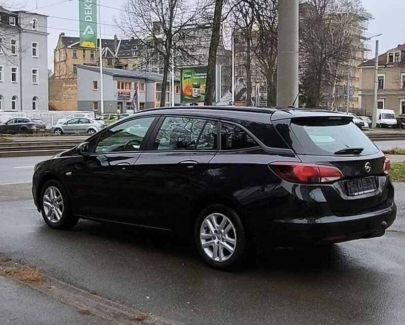 Gebraucht Opel Astra Edition 110 PS (80 kW) 2016 Schwarz Kombi