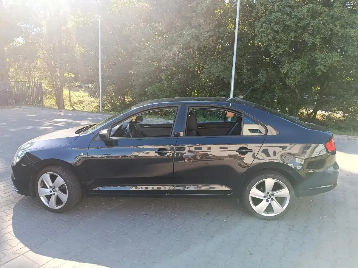 Gebraucht Seat Toledo 105 PS (77 kW) 2014 Schwarz Kleinwagen