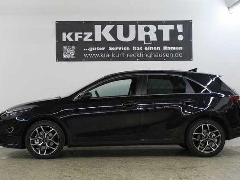 Neu Kia Ceed Style 140 PS (102 kW) 2026 Schwarz Kleinwagen