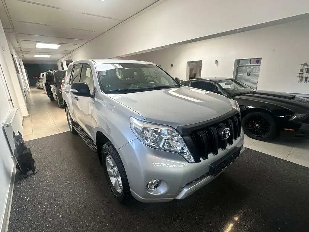 Gebraucht Toyota Land Cruiser 177 PS (130 kW) 2016 Silber SUV