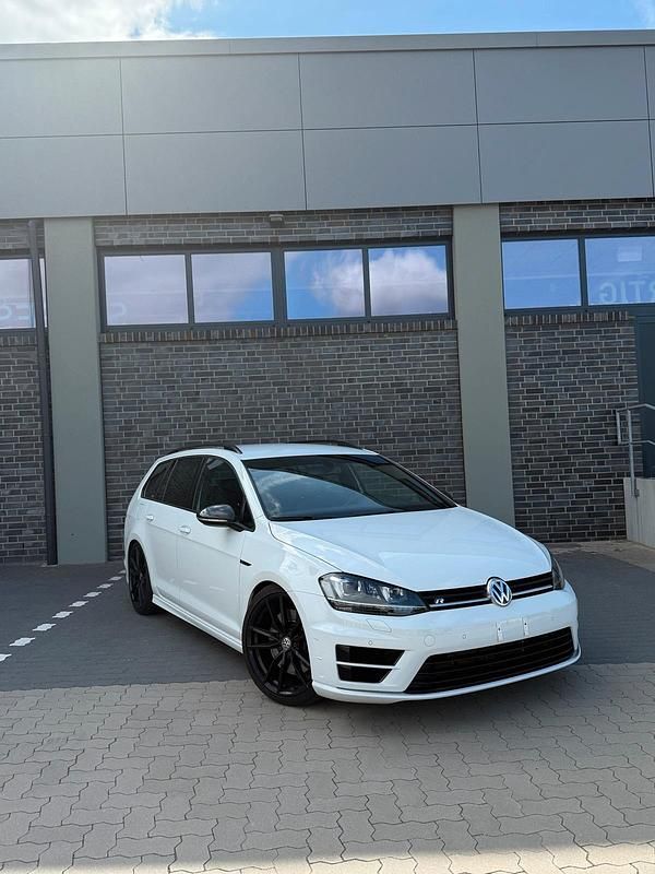 Weiß Gebraucht 2016 VW Golf VII R Kombi | 25.500 € (Etwas zu teuer) - Bild 1/4