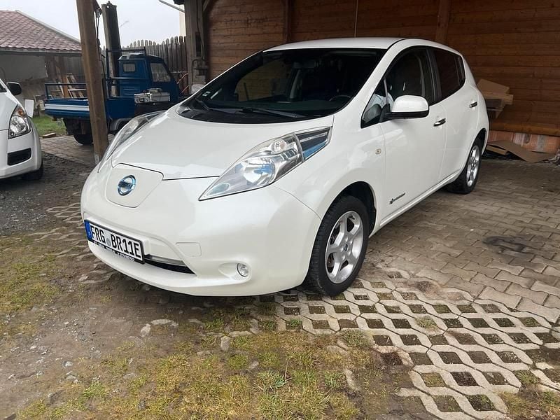 Second-hand Nissan Leaf 80 kW (109 CP) 2014 Gri Hatchback