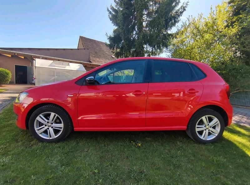 Gebraucht VW Polo 69 PS (50 kW) 2012 Rot Kleinwagen
