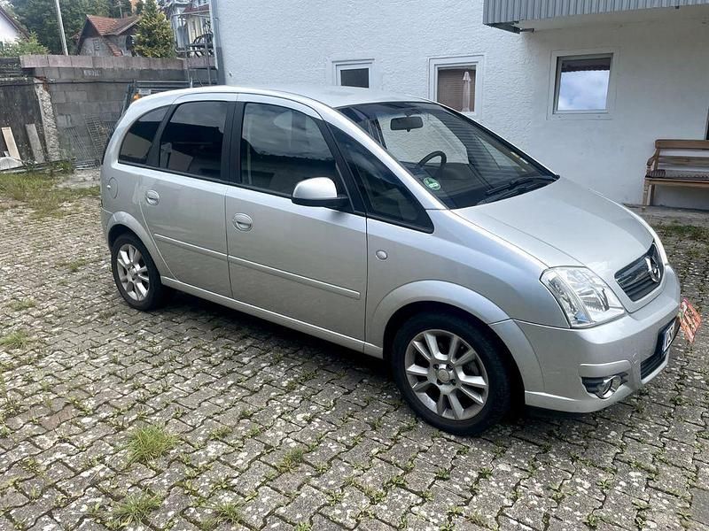 Grau Gebraucht 2008 Opel Meriva Cosmo Van / Kleinbus | 3.200 € (Etwas zu teuer) - Bild 1/4