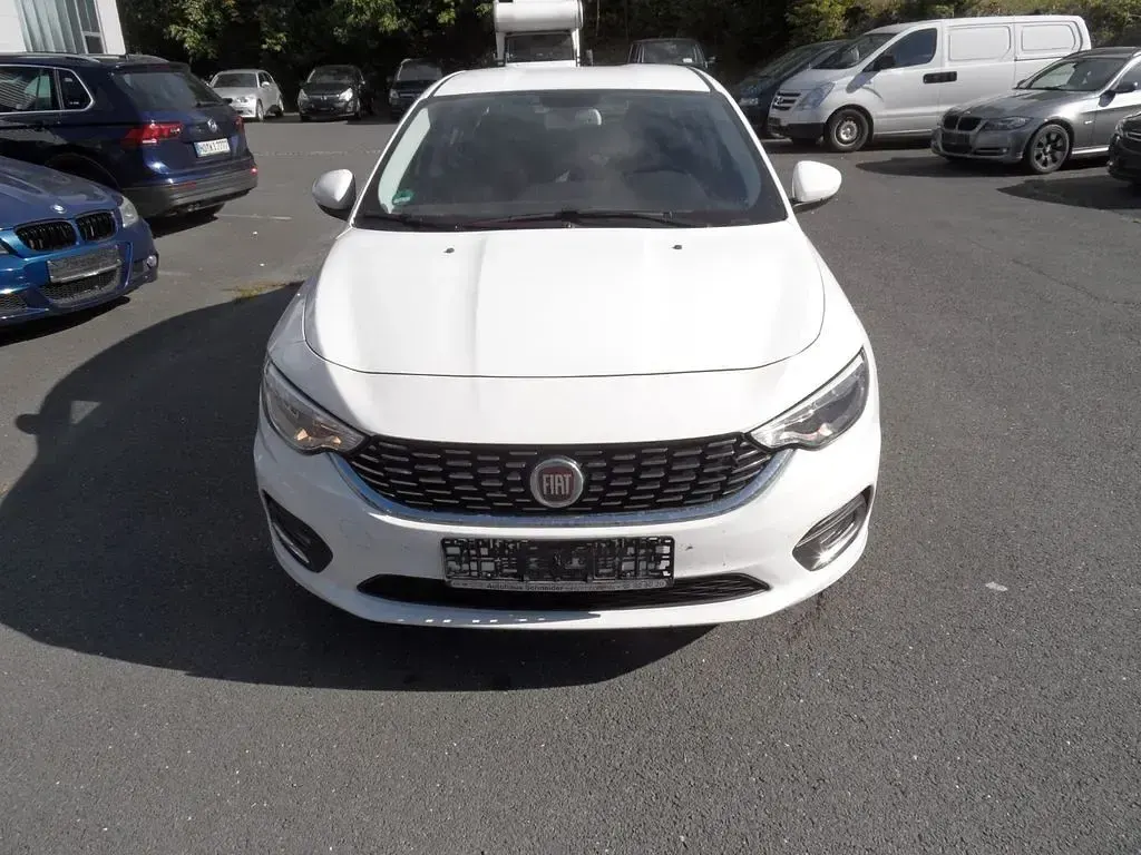 Gebraucht Fiat Tipo Easy 95 PS (69 kW) 2016 Weiß Limousine
