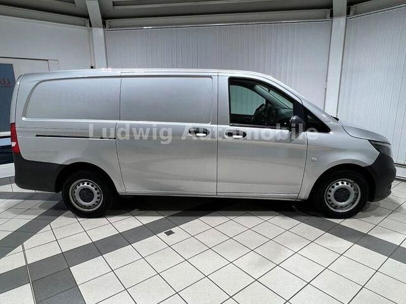 Gebraucht Mercedes Vito 163 PS (119 kW) 2021 Silber Van
