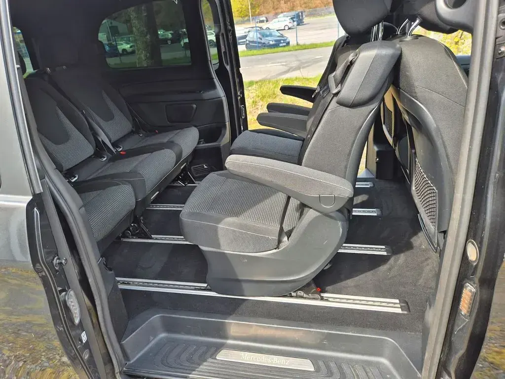 Gebraucht Mercedes V300 Avantgarde 239 PS (175 kW) 2021 Schwarz Van / Kleinbus
