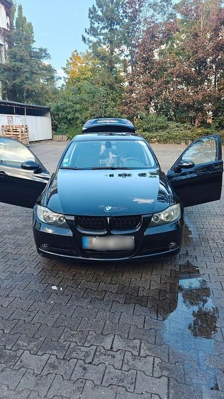 Second-hand BMW 318 143 CP (105 kW) 2008 Negru Berlinǎ