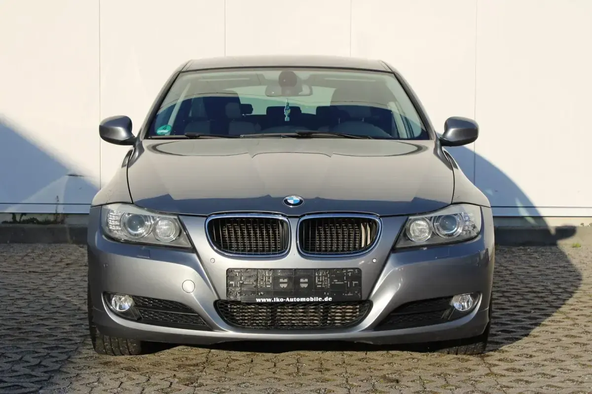 Gebraucht BMW 320 Comfort Edition 184 PS (135 kW) 2010 Grau Kombi