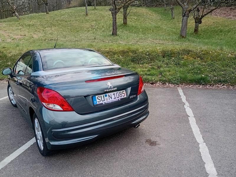 Gebraucht Peugeot 207 CC Active 120 PS (88 kW) 2013 Grau Cabrio