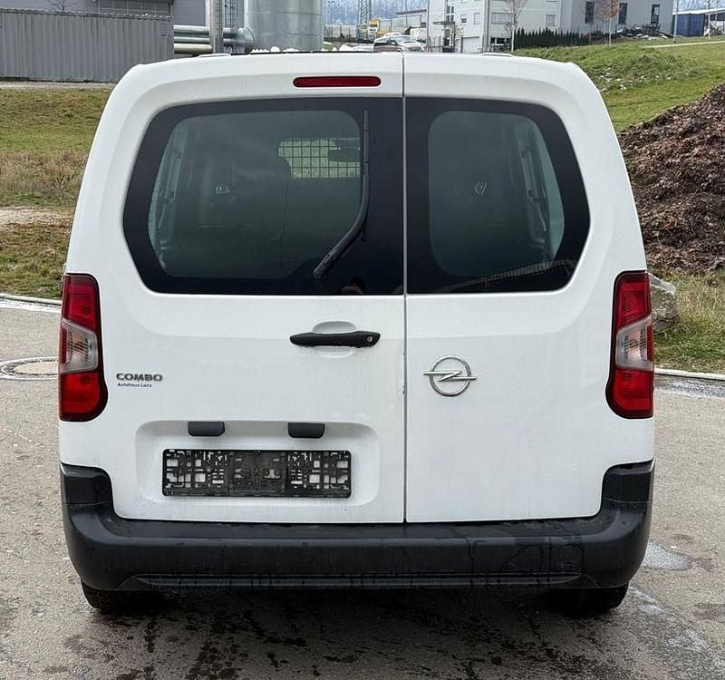 Gebraucht Opel Combo 110 PS (80 kW) 2020 Weiß Van / Kleinbus