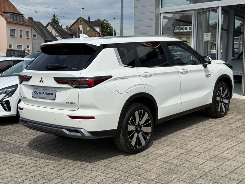 Neu Mitsubishi Outlander P-HEV Top 306 PS (225 kW) 2025 Weiß SUV