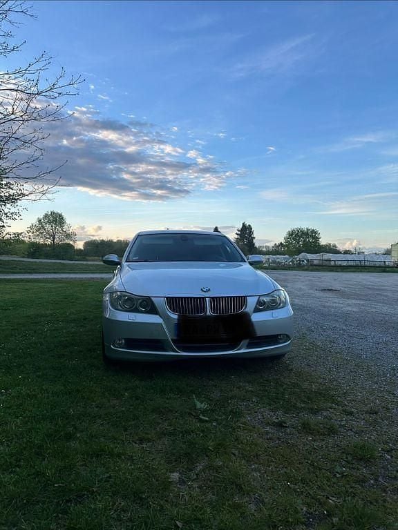 Second-hand BMW 325 218 CP (160 kW) 2007 Argintiu Berlinǎ