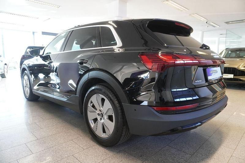 Gebraucht Audi e-tron 230 kW (313 PS) 2022 Schwarz SUV