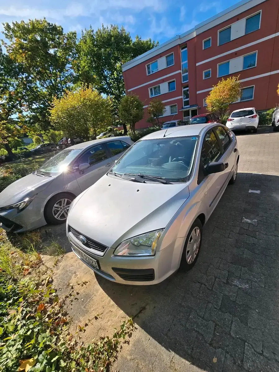 Gebraucht Ford Focus 101 PS (74 kW) 2026 Silber Limousine