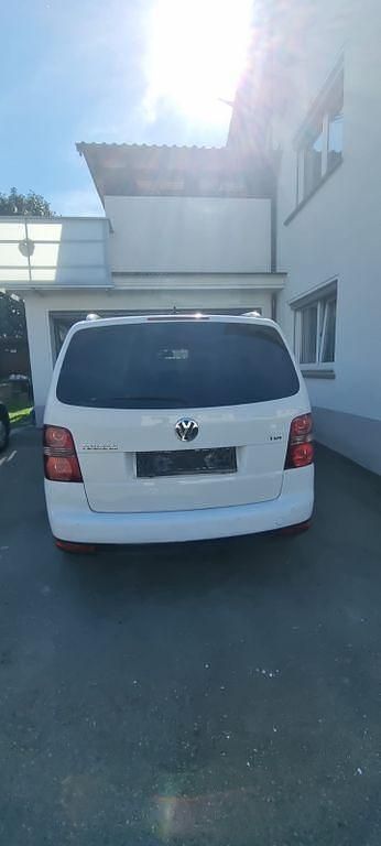 Gebraucht VW Touran Highline 105 PS (77 kW) 2009 Weiß Van / Kleinbus