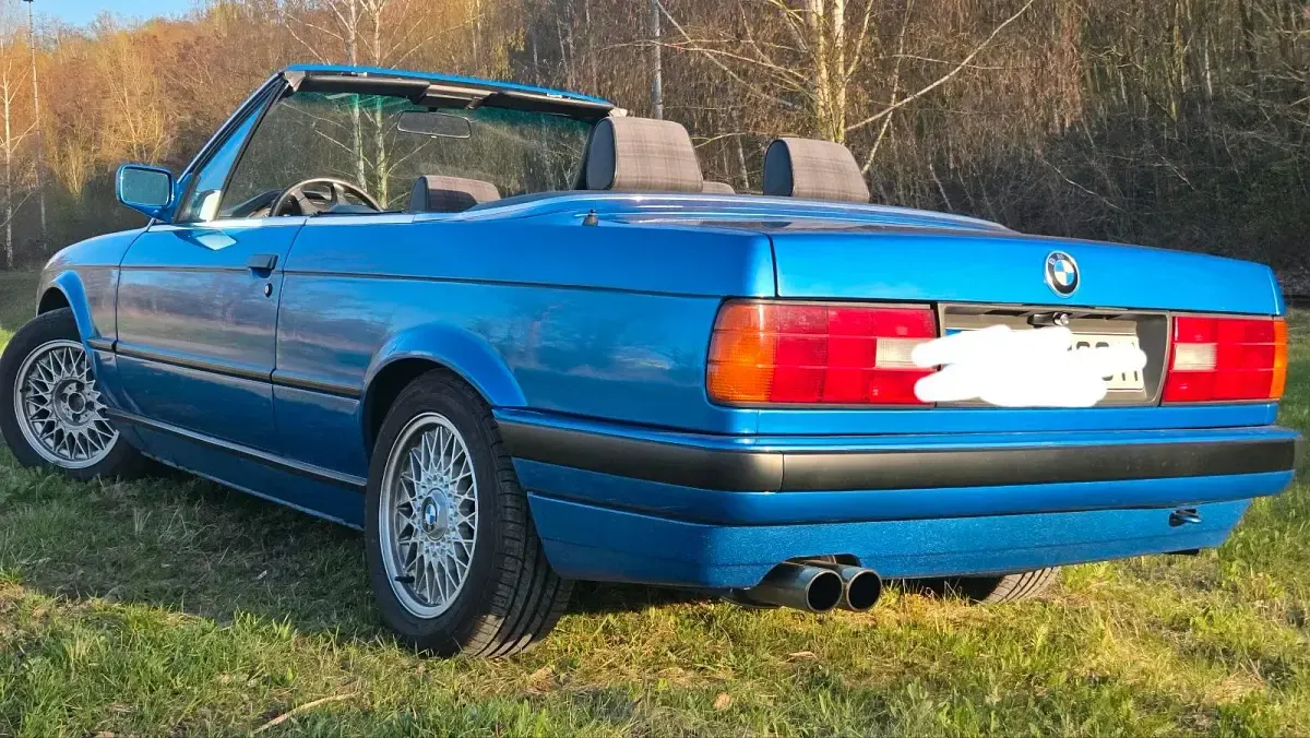 Gebraucht BMW 325 Cabriolet 177 PS (130 kW) 1992 Blau Cabrio
